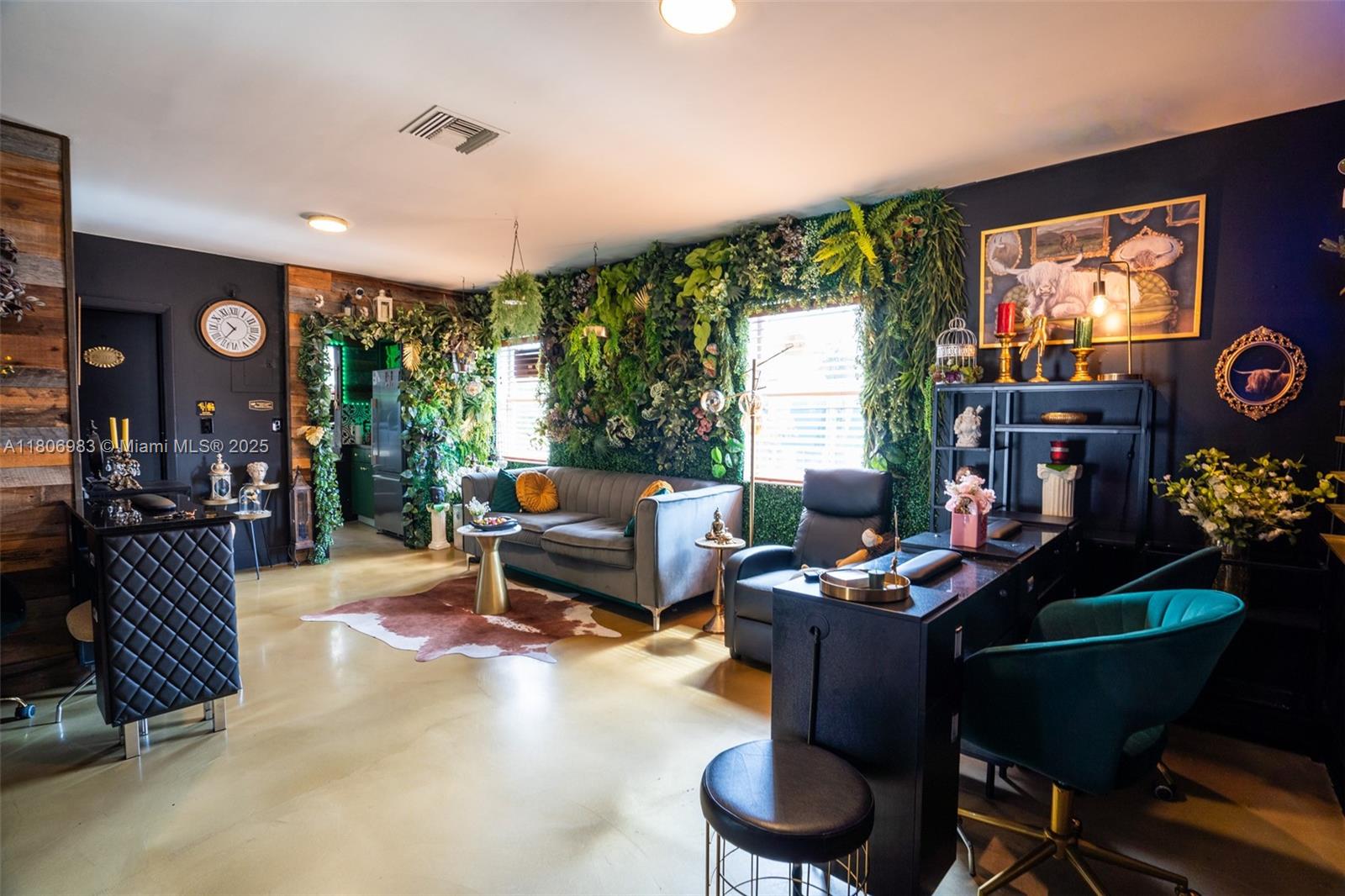 DRASTICALLY REDUCED!!!Beautifully Decorated and Remodeled Beauty Salon. Heavy Traffic location in  Midtown Area. Neighborhood is a creative place filled with great shops, art, restaurants and architecture.