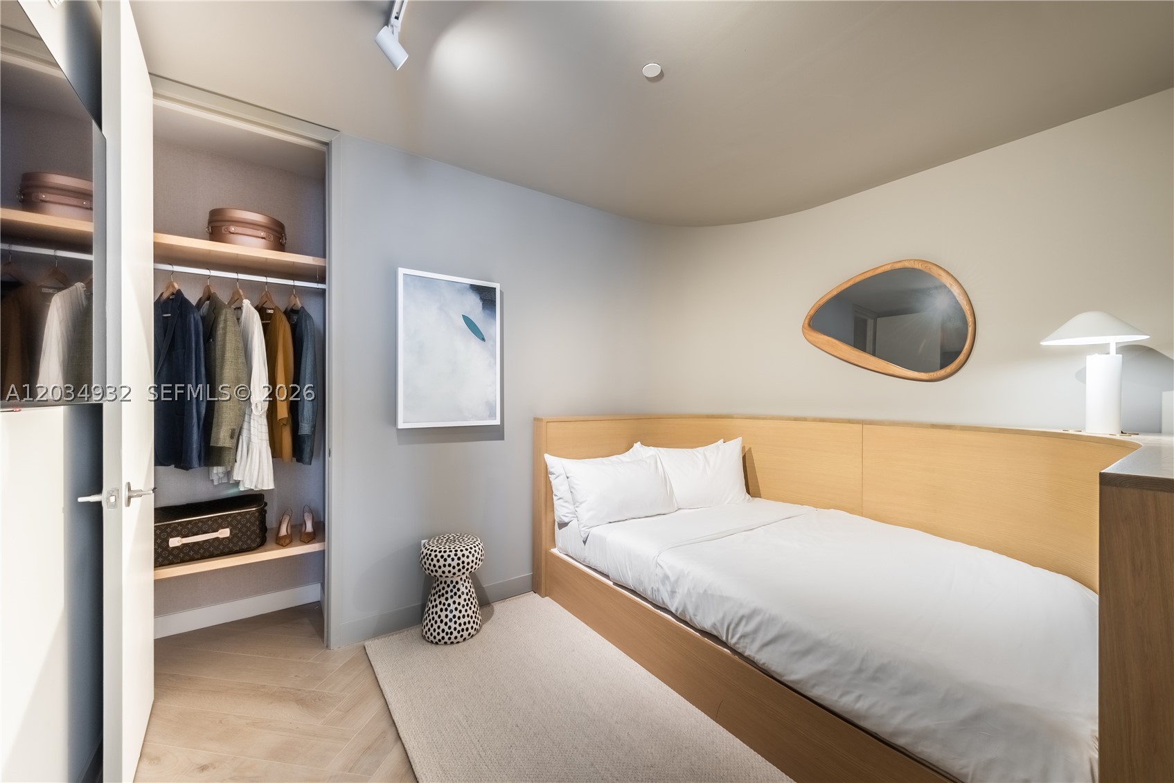 2201 COLLINS AVE CONDO - Residential