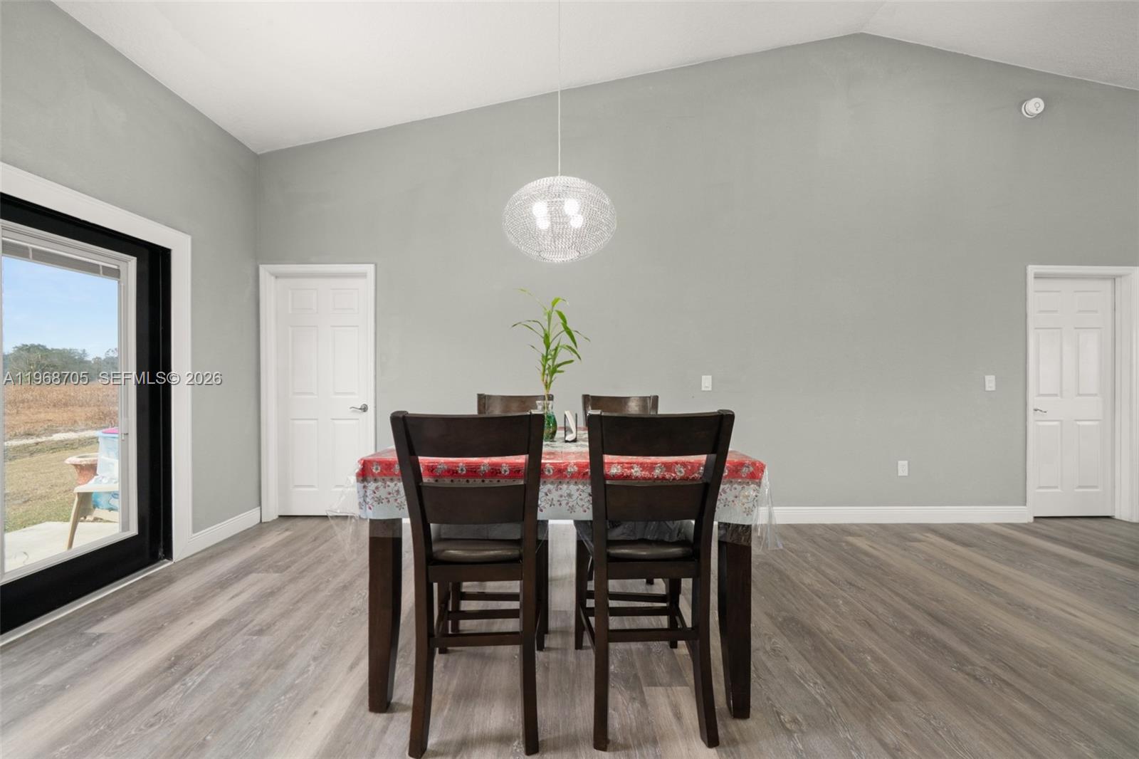 1011.000 - AVON PARK LAKES - Residential