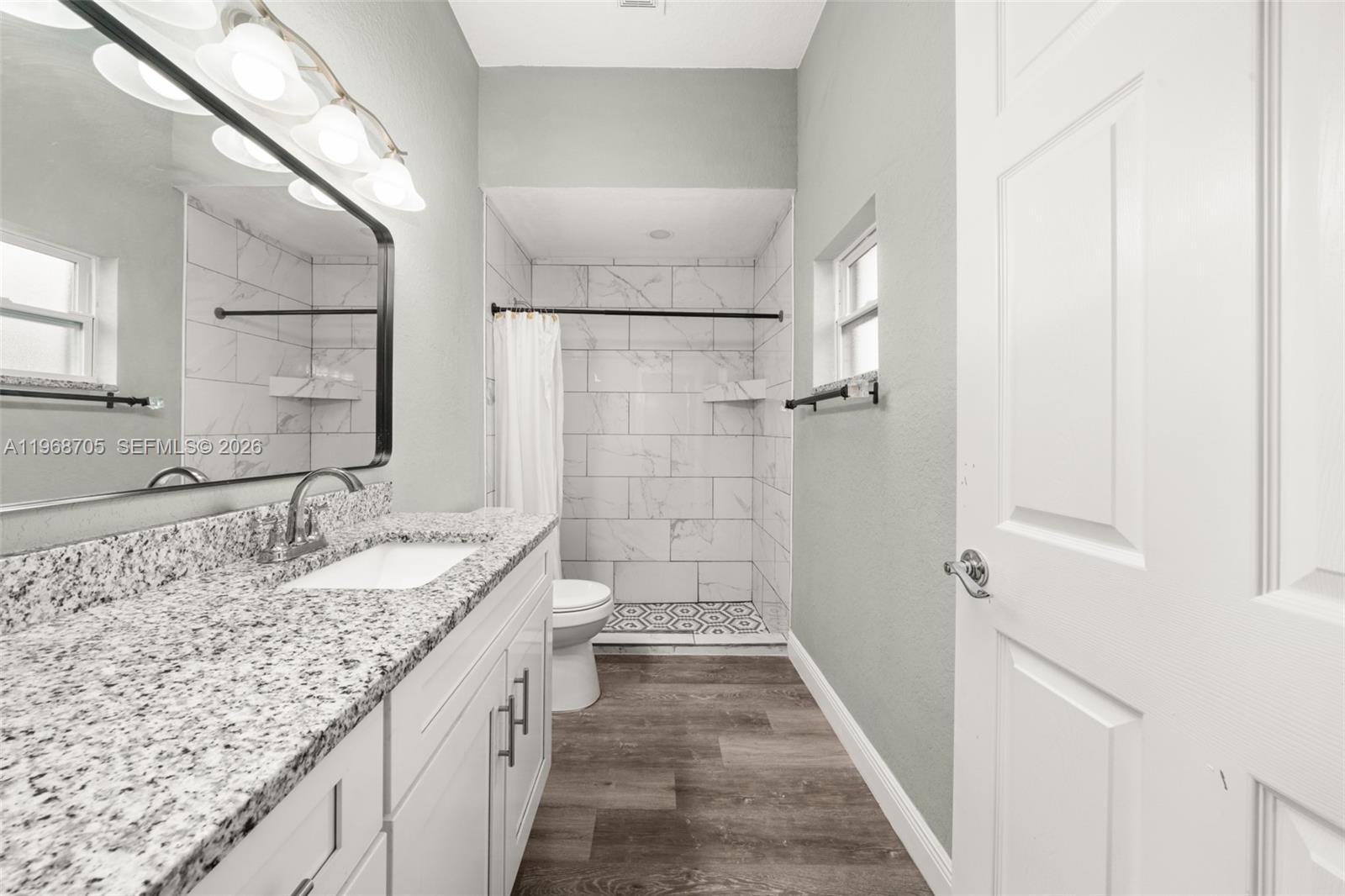 1011.000 - AVON PARK LAKES - Residential