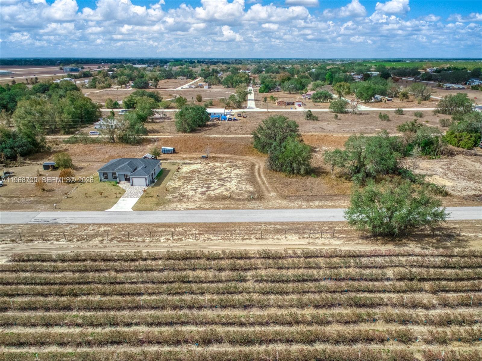 1011.000 - AVON PARK LAKES - Residential