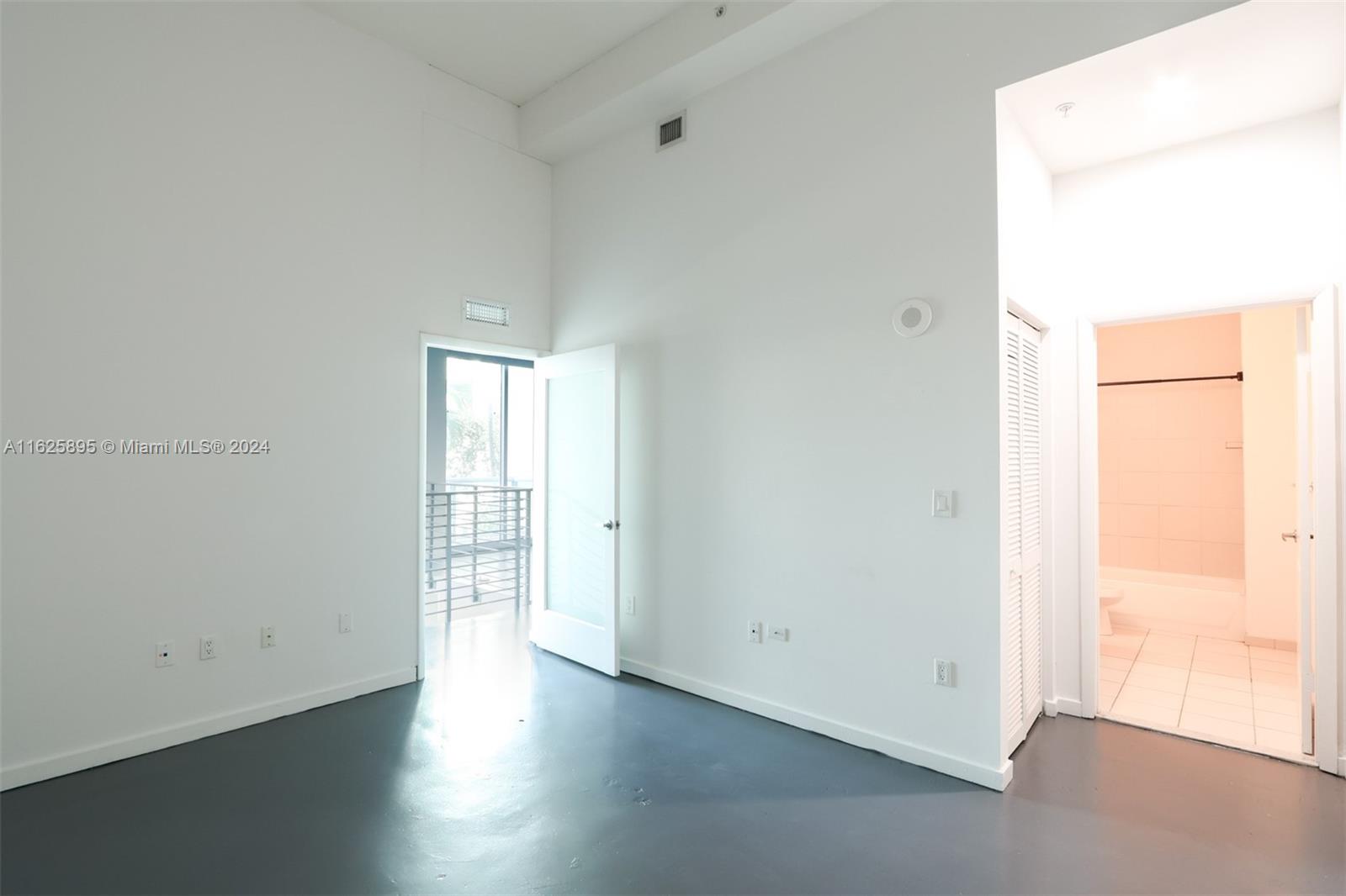 GALLERY ART CONDO - Residential Lease