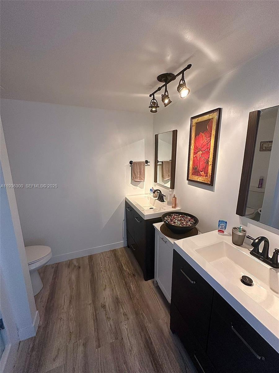SAILBOAT CAY CONDO - Residential