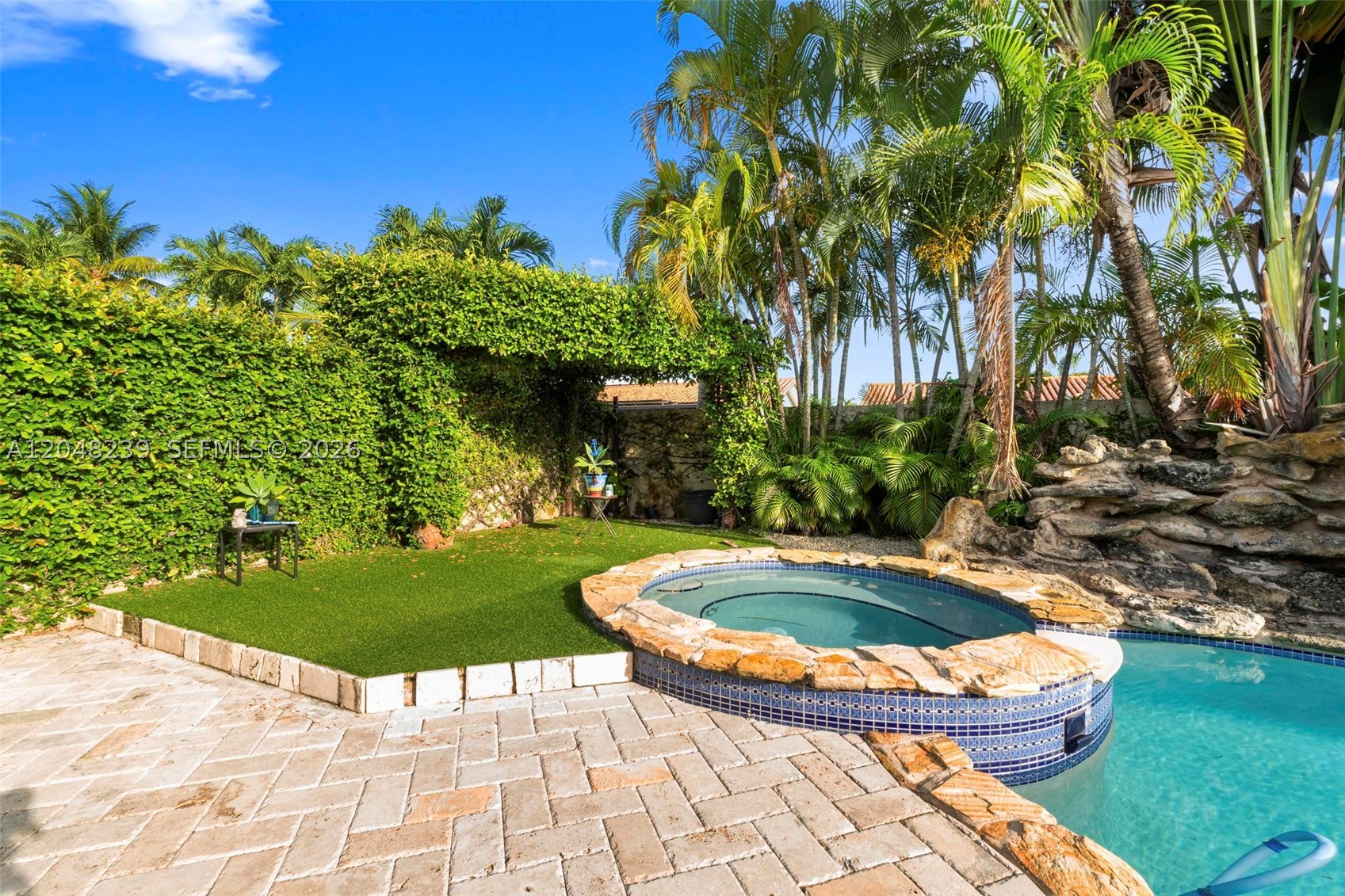 BIRD VILLAS SUB - Residential Lease