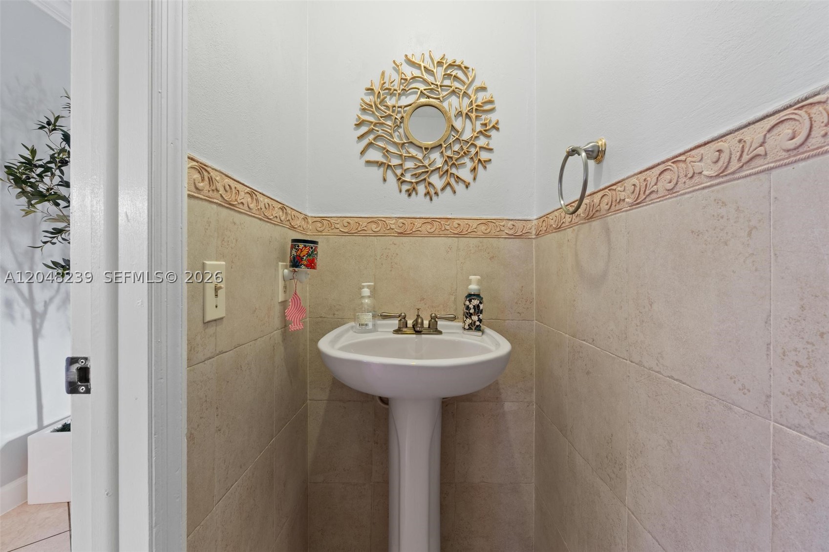 BIRD VILLAS SUB - Residential Lease