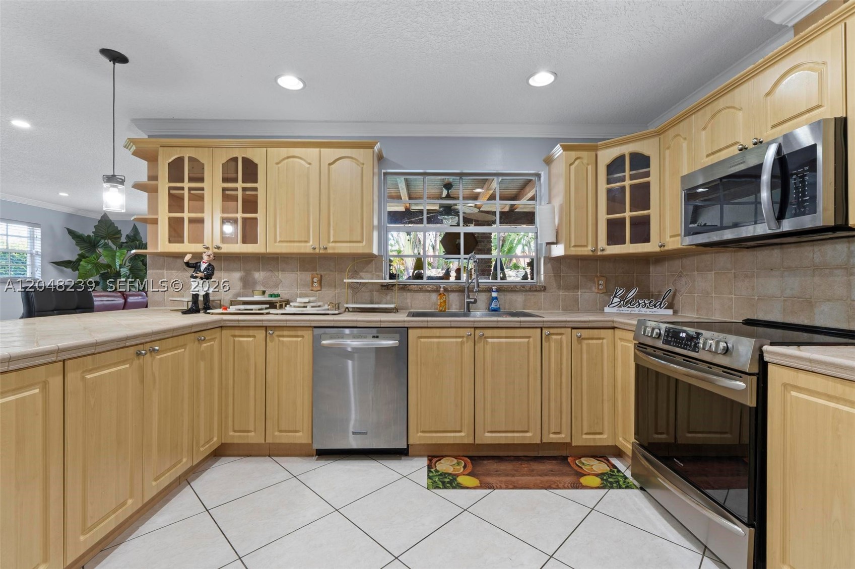 BIRD VILLAS SUB - Residential Lease