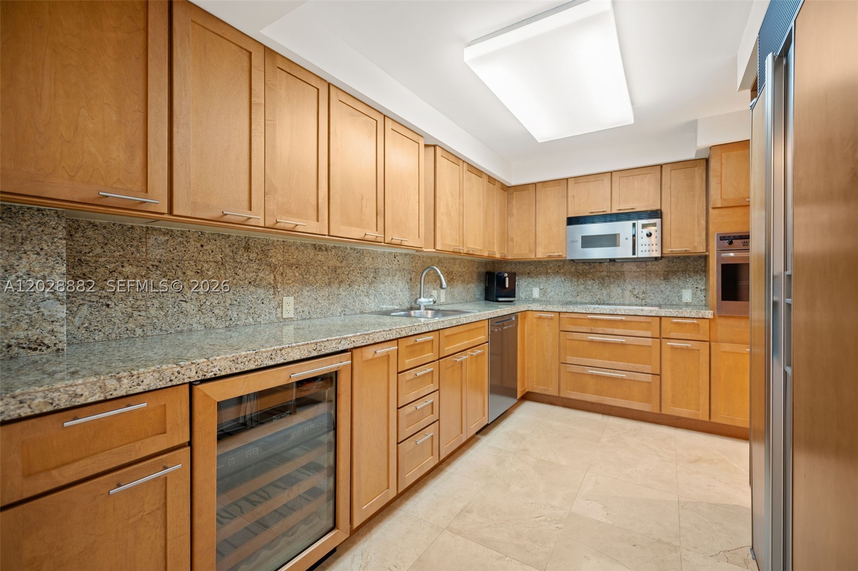 YACHT HARBOUR CONDO - Residential