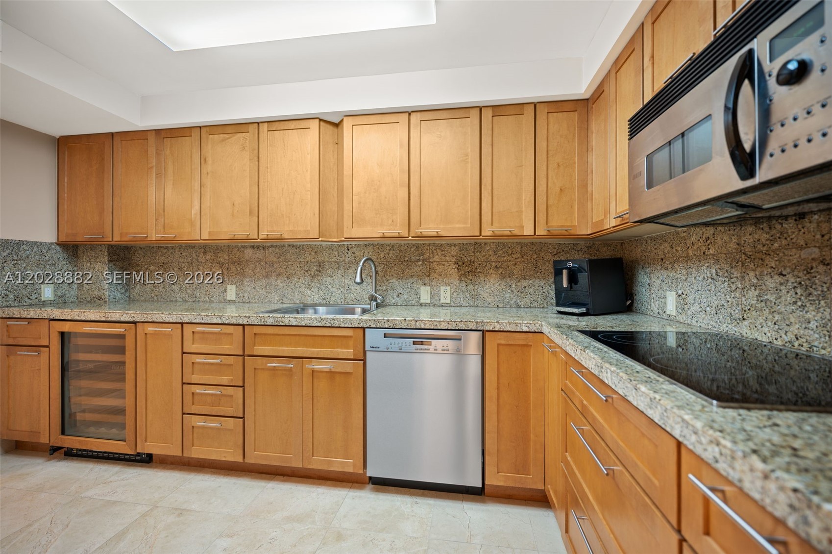 YACHT HARBOUR CONDO - Residential