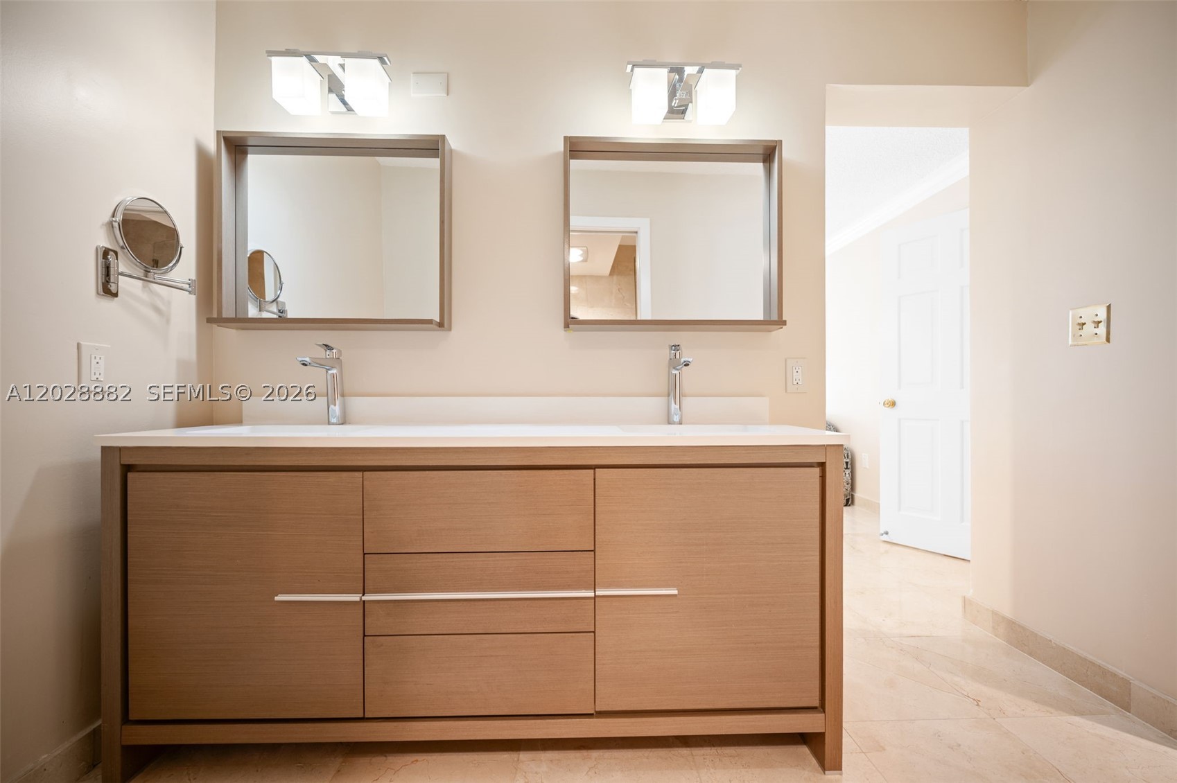 YACHT HARBOUR CONDO - Residential