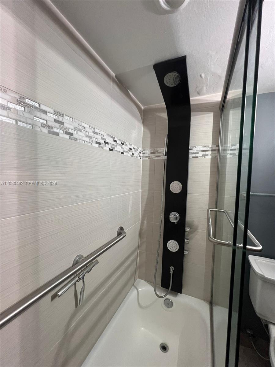 MANOR GROVE VILLAGE TWO C - Residential Lease