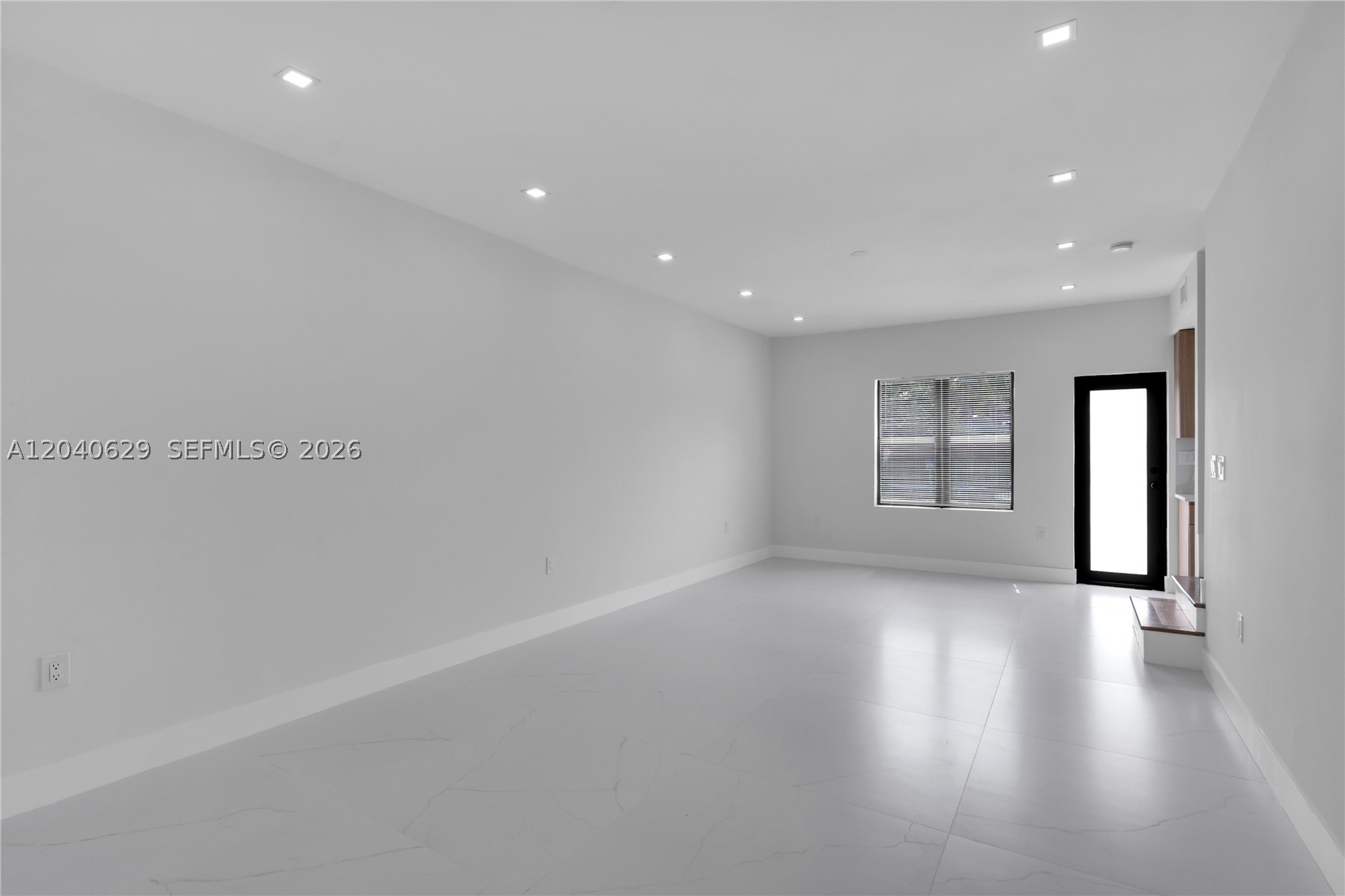 SALIDOR COURT - Residential