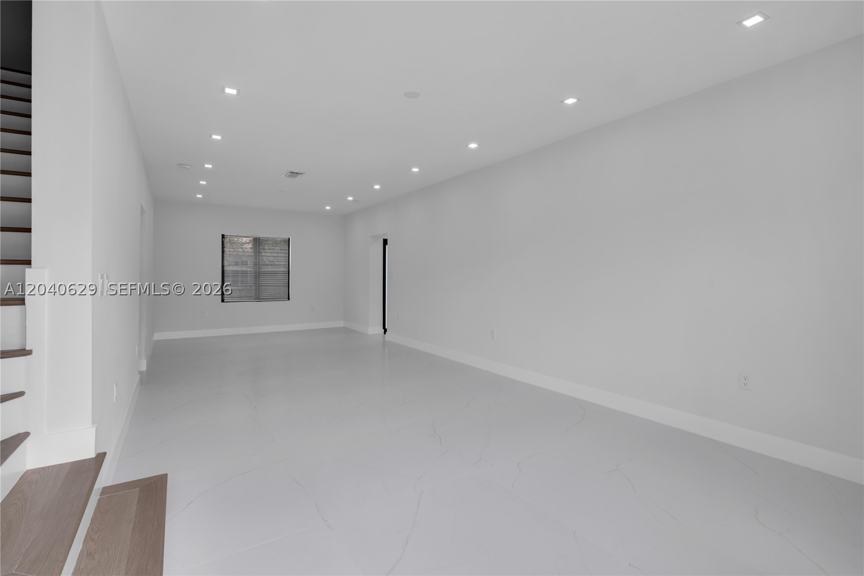 SALIDOR COURT - Residential