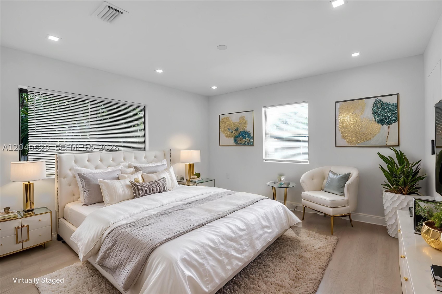 SALIDOR COURT - Residential