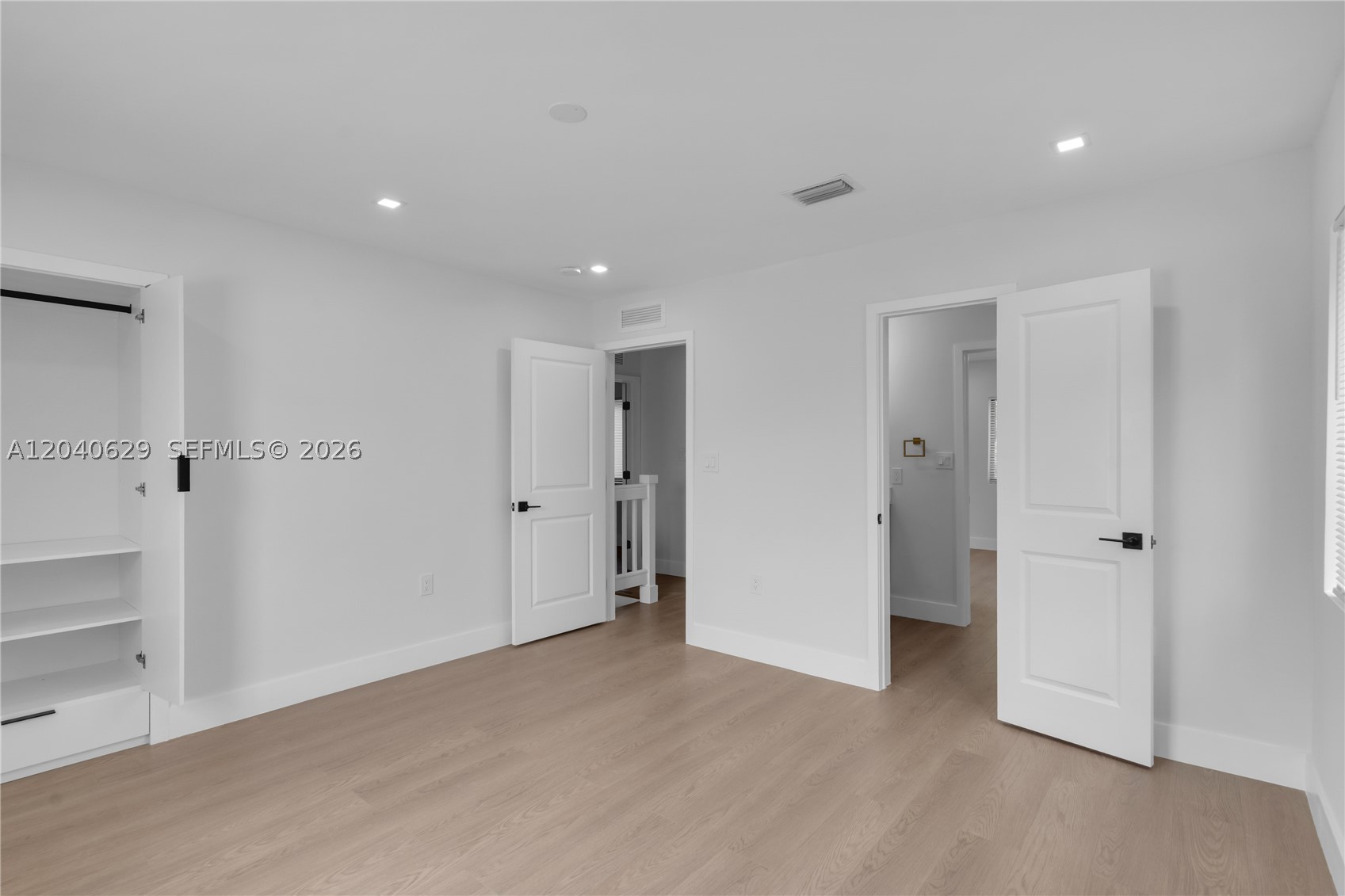 SALIDOR COURT - Residential