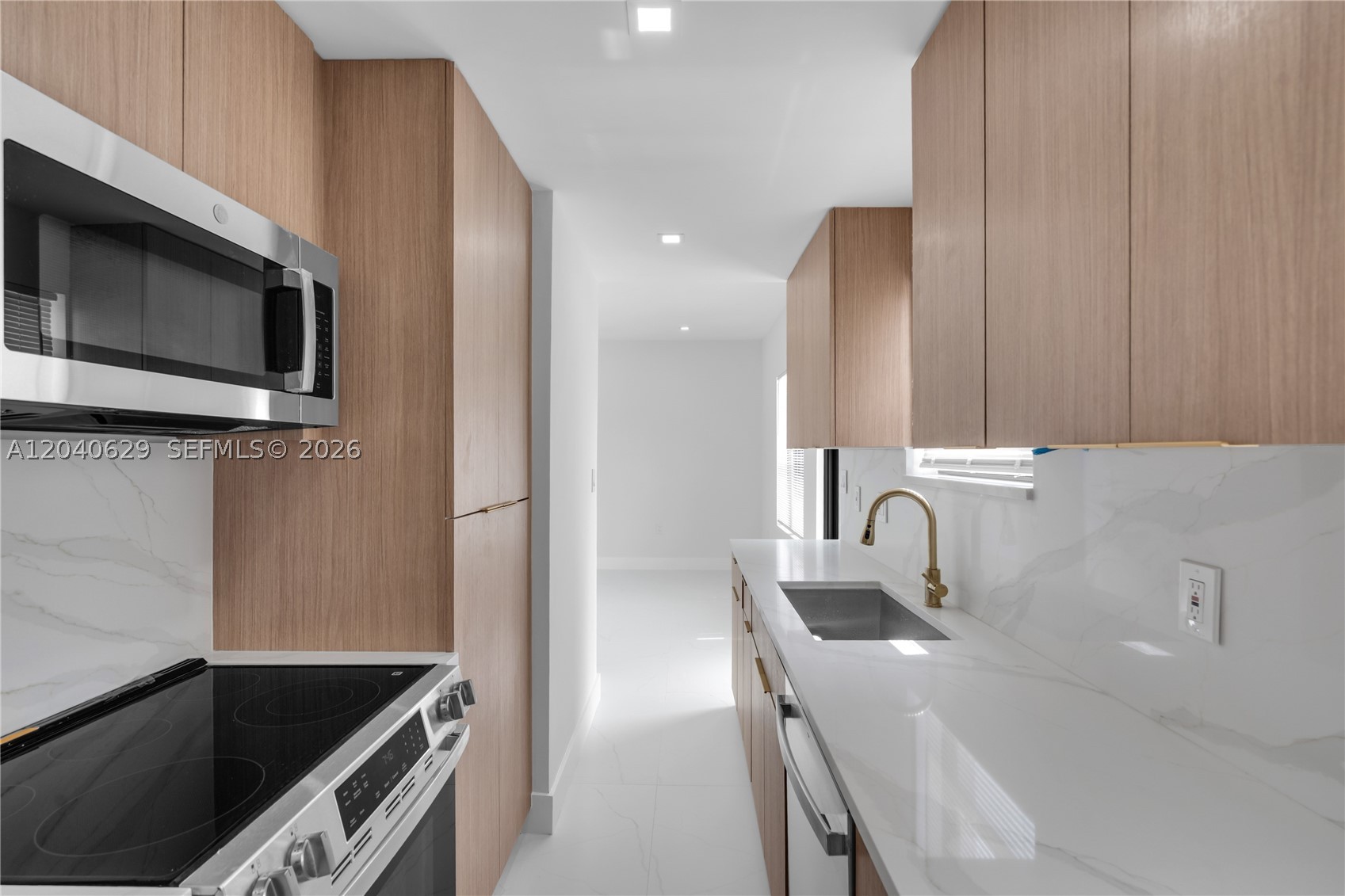 SALIDOR COURT - Residential
