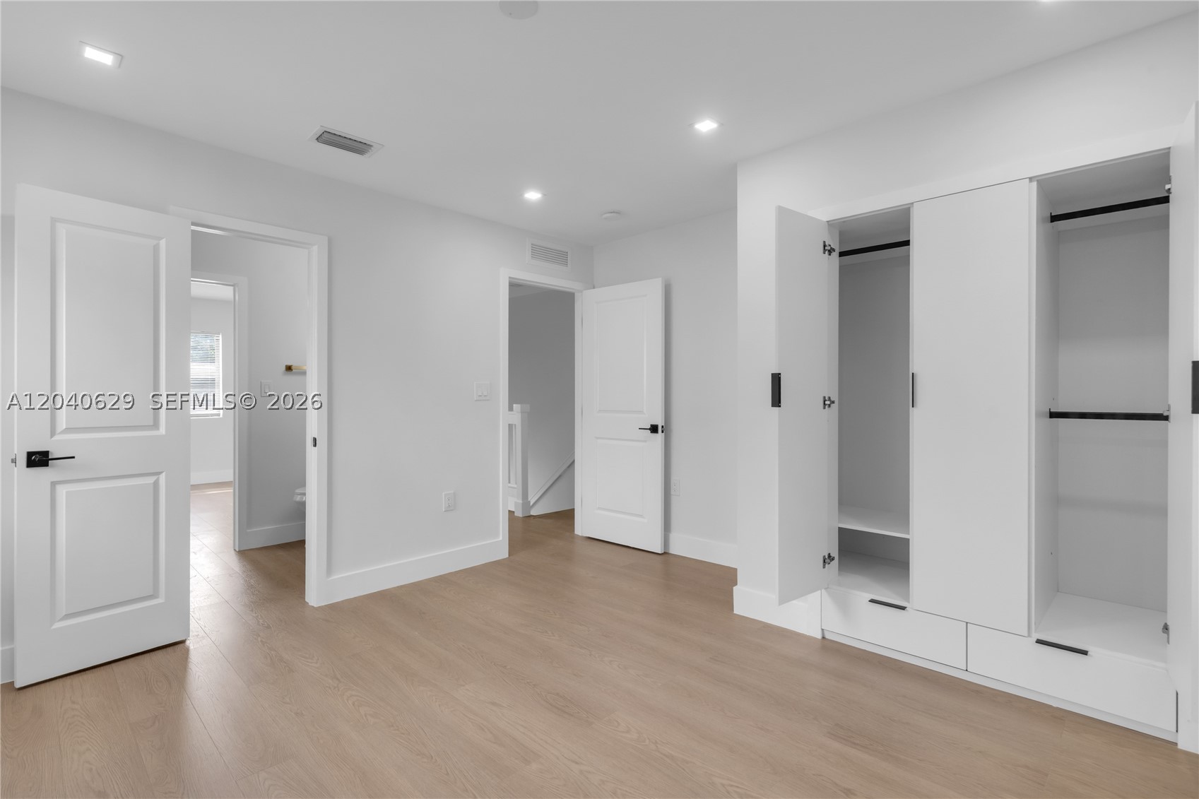 SALIDOR COURT - Residential