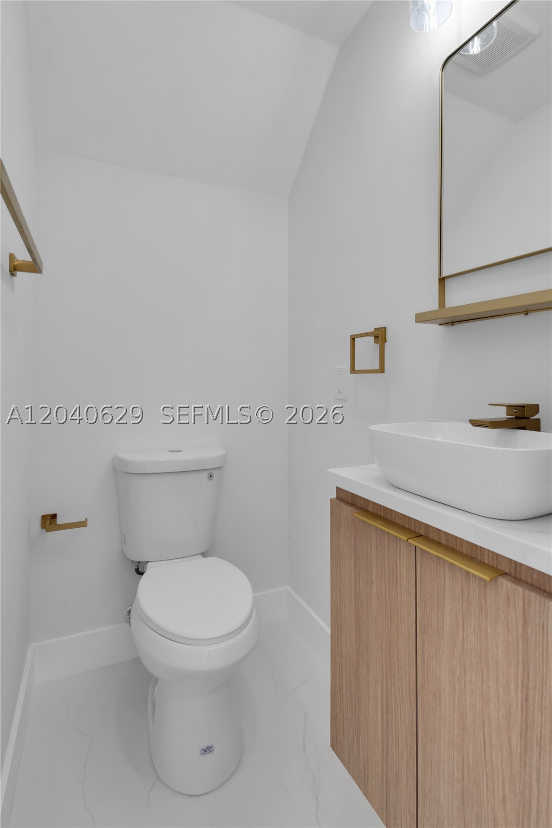 SALIDOR COURT - Residential