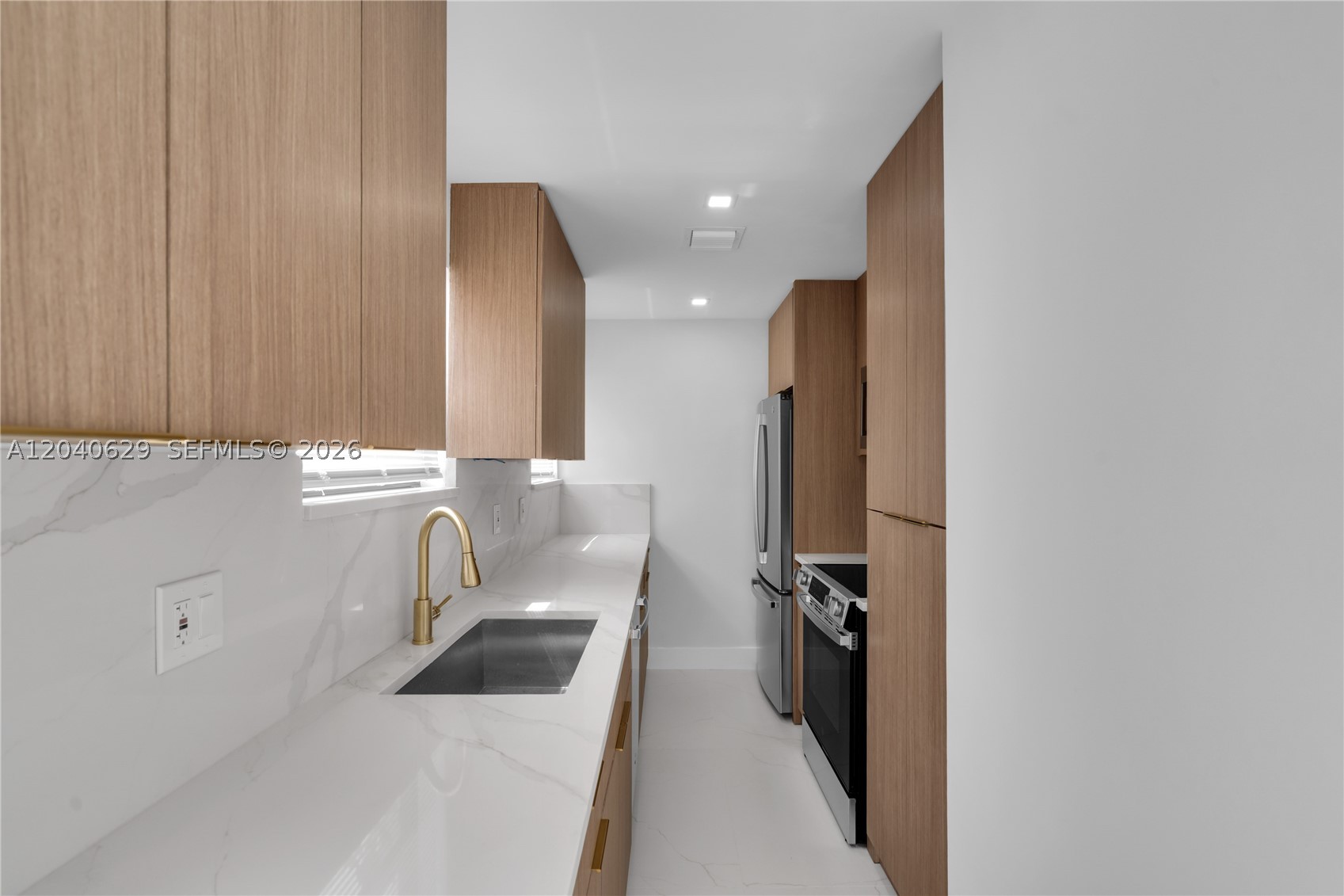 SALIDOR COURT - Residential