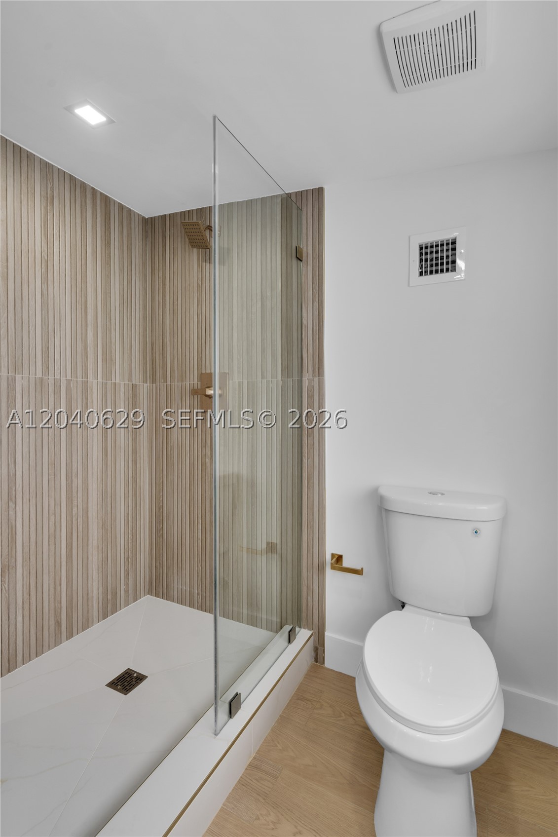 SALIDOR COURT - Residential