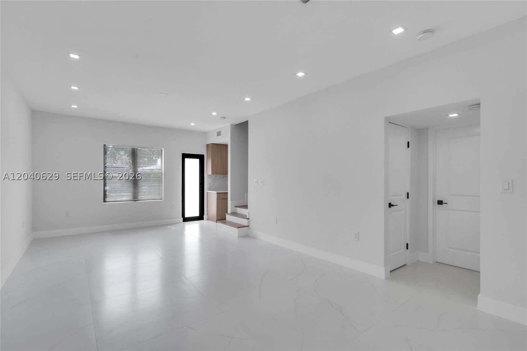 SALIDOR COURT - Residential