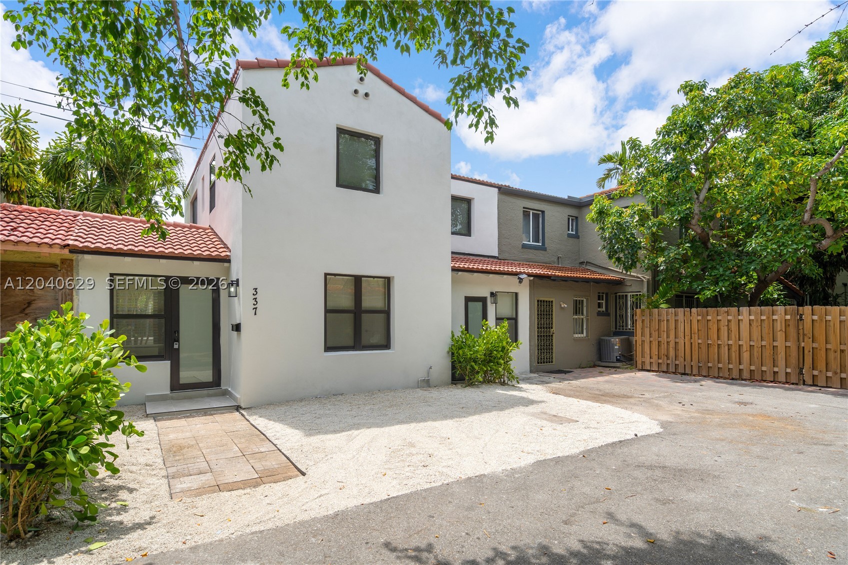 SALIDOR COURT - Residential
