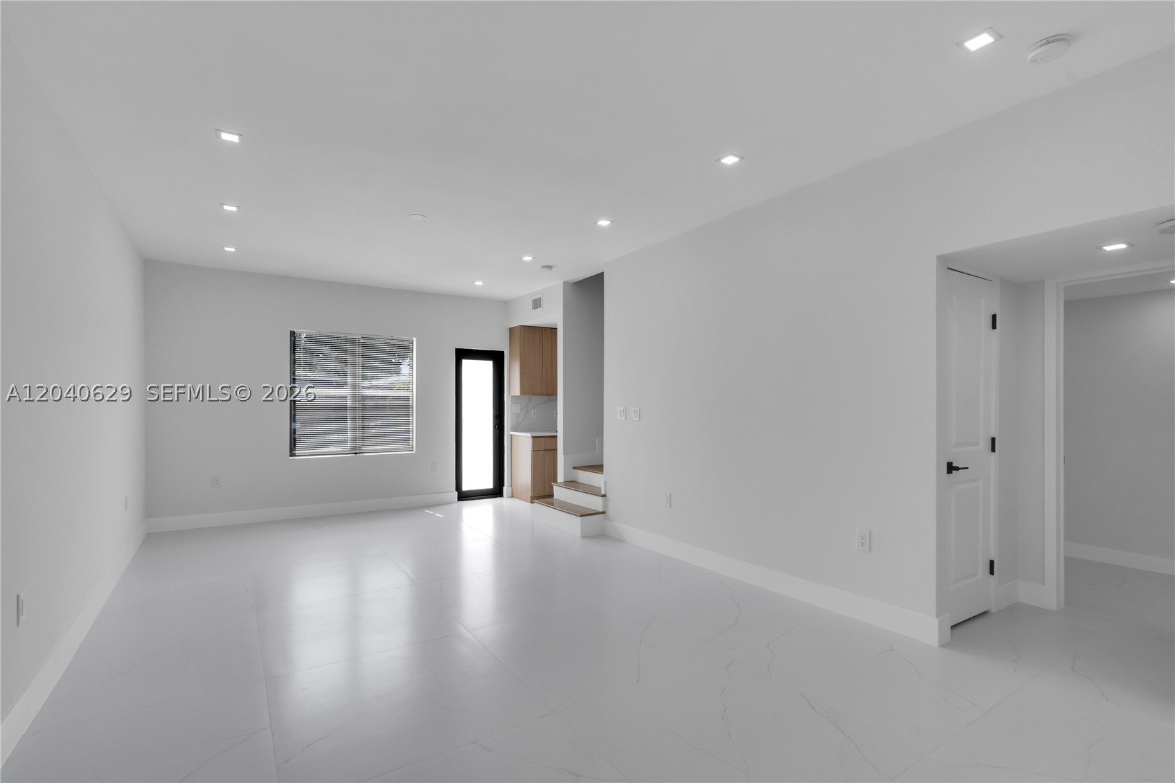 SALIDOR COURT - Residential