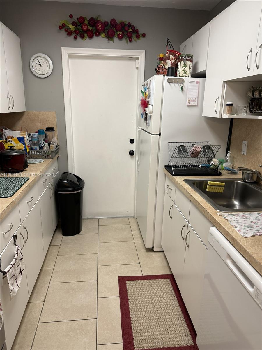 LAKEWOOD VILLAS CONDO - Residential