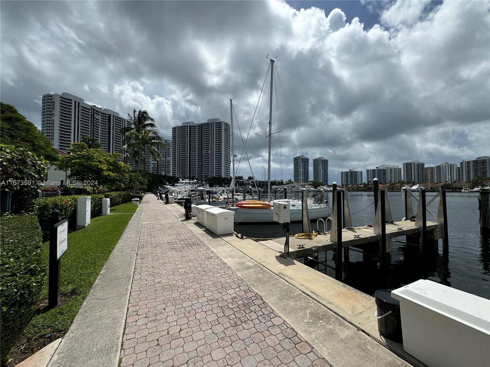 PORTSVIEW @ THE WATERWAYS - Residential