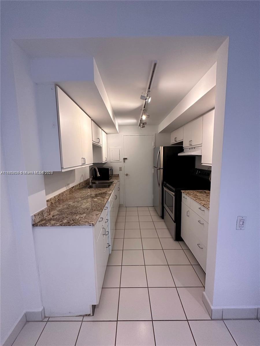 BAY GARDEN MANOR CONDO - Residential Lease
