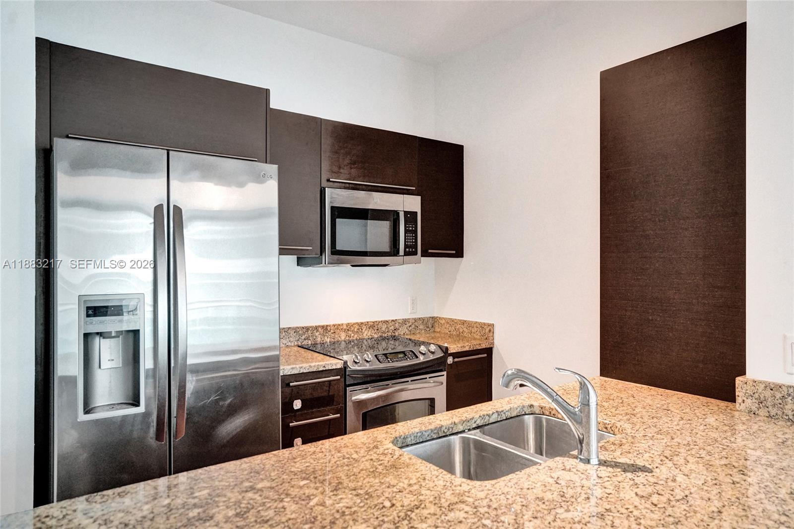 THE PLAZA 851 BRICKELL CO - Residential