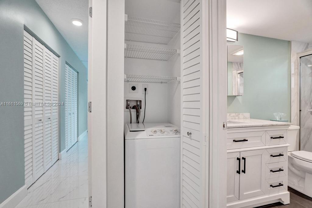 MEADOWBROOK LAKES CONDO - Residential