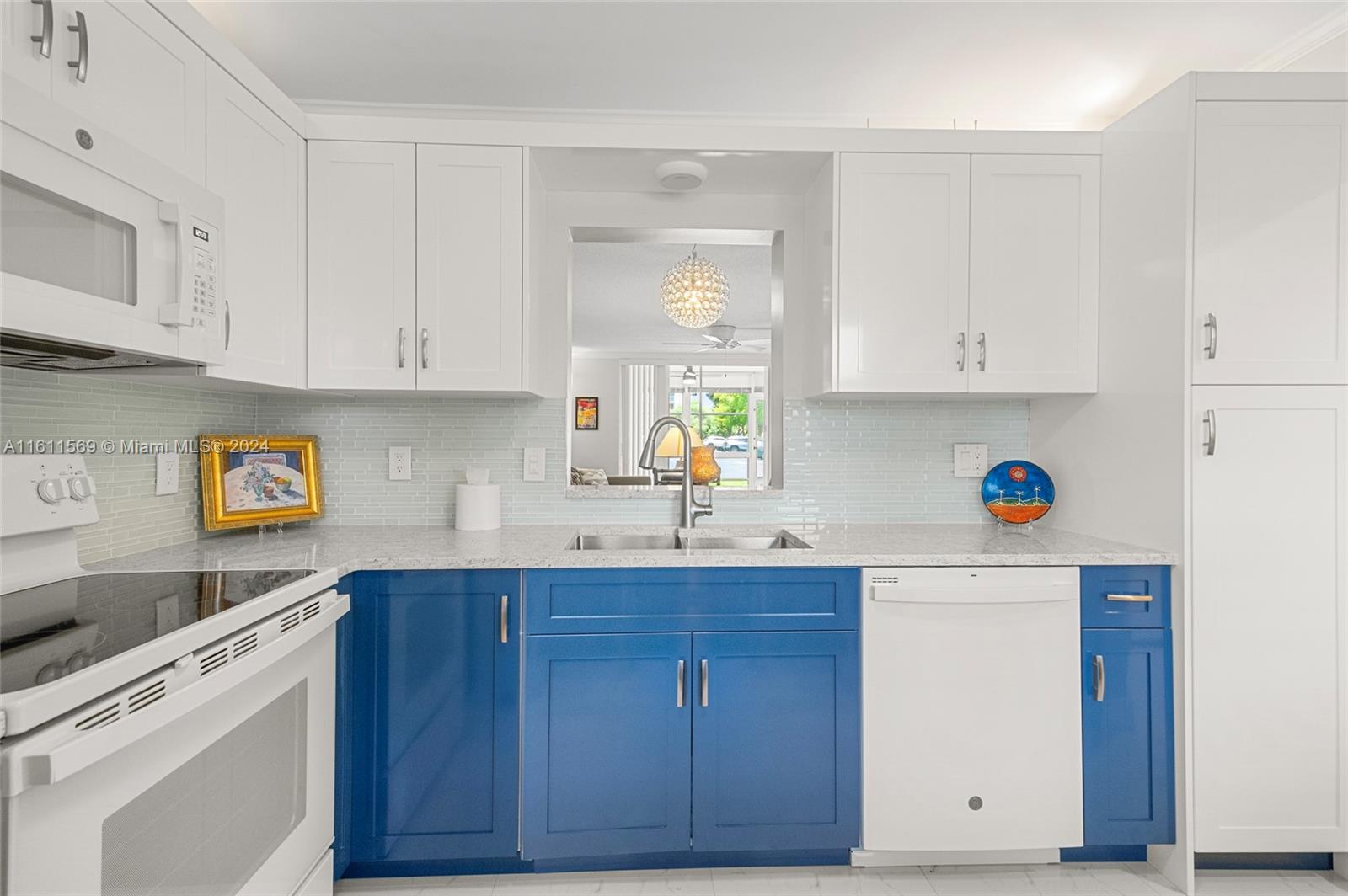 MEADOWBROOK LAKES CONDO - Residential