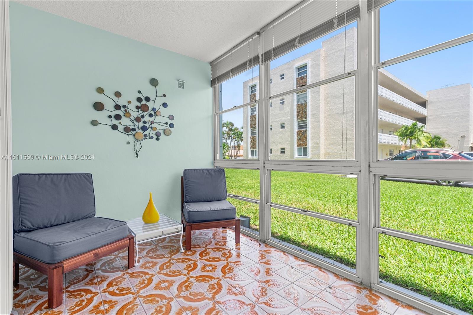 MEADOWBROOK LAKES CONDO - Residential