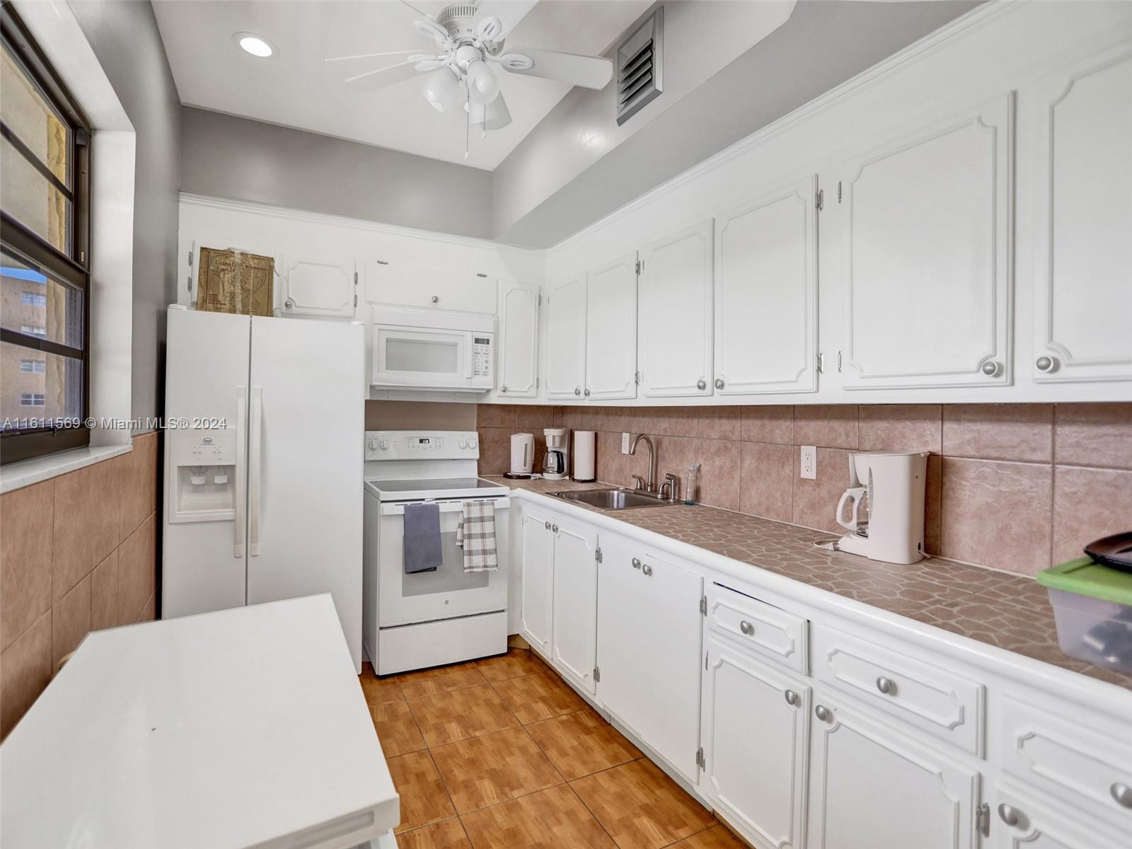 MEADOWBROOK LAKES CONDO - Residential