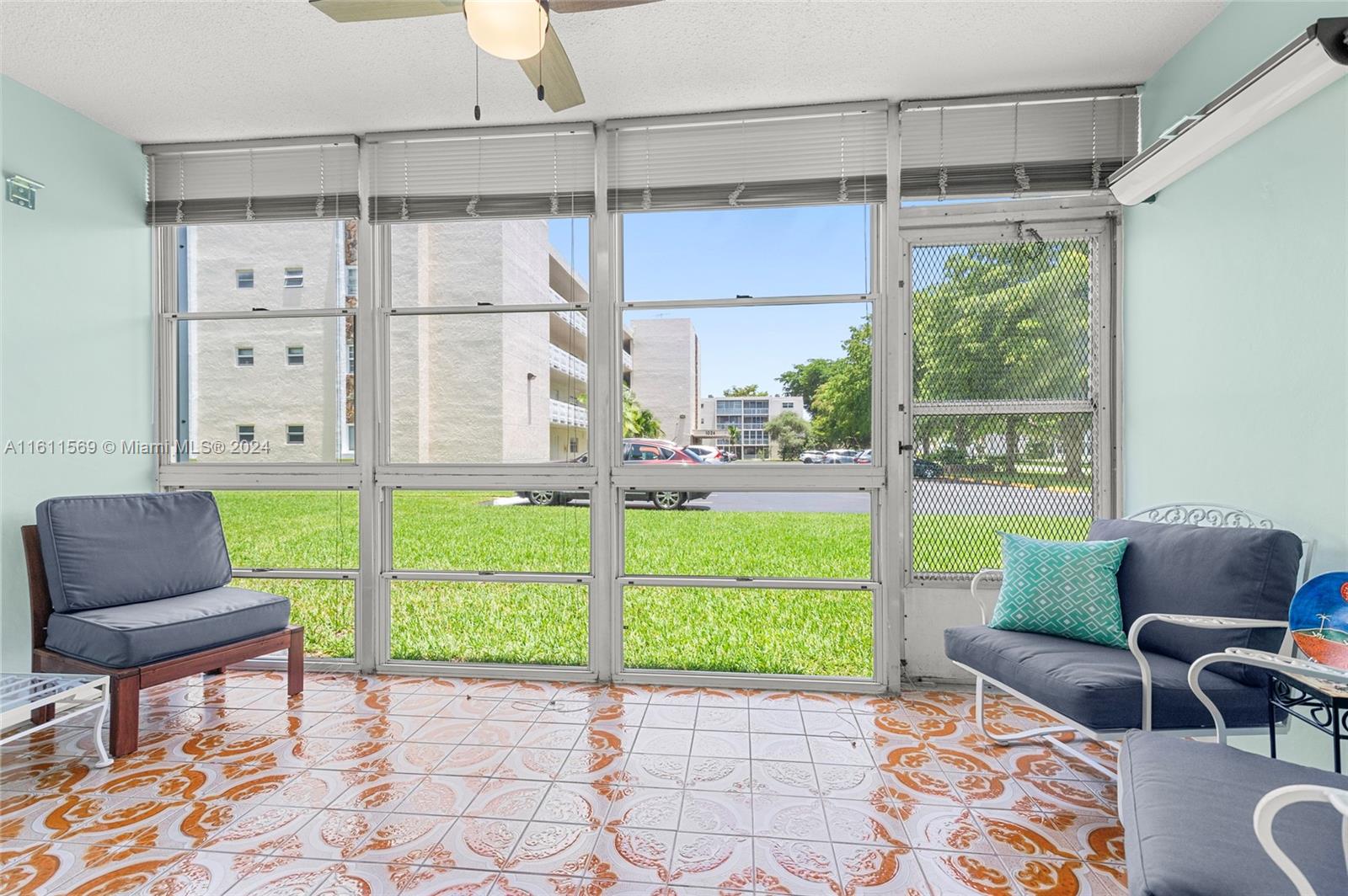 MEADOWBROOK LAKES CONDO - Residential