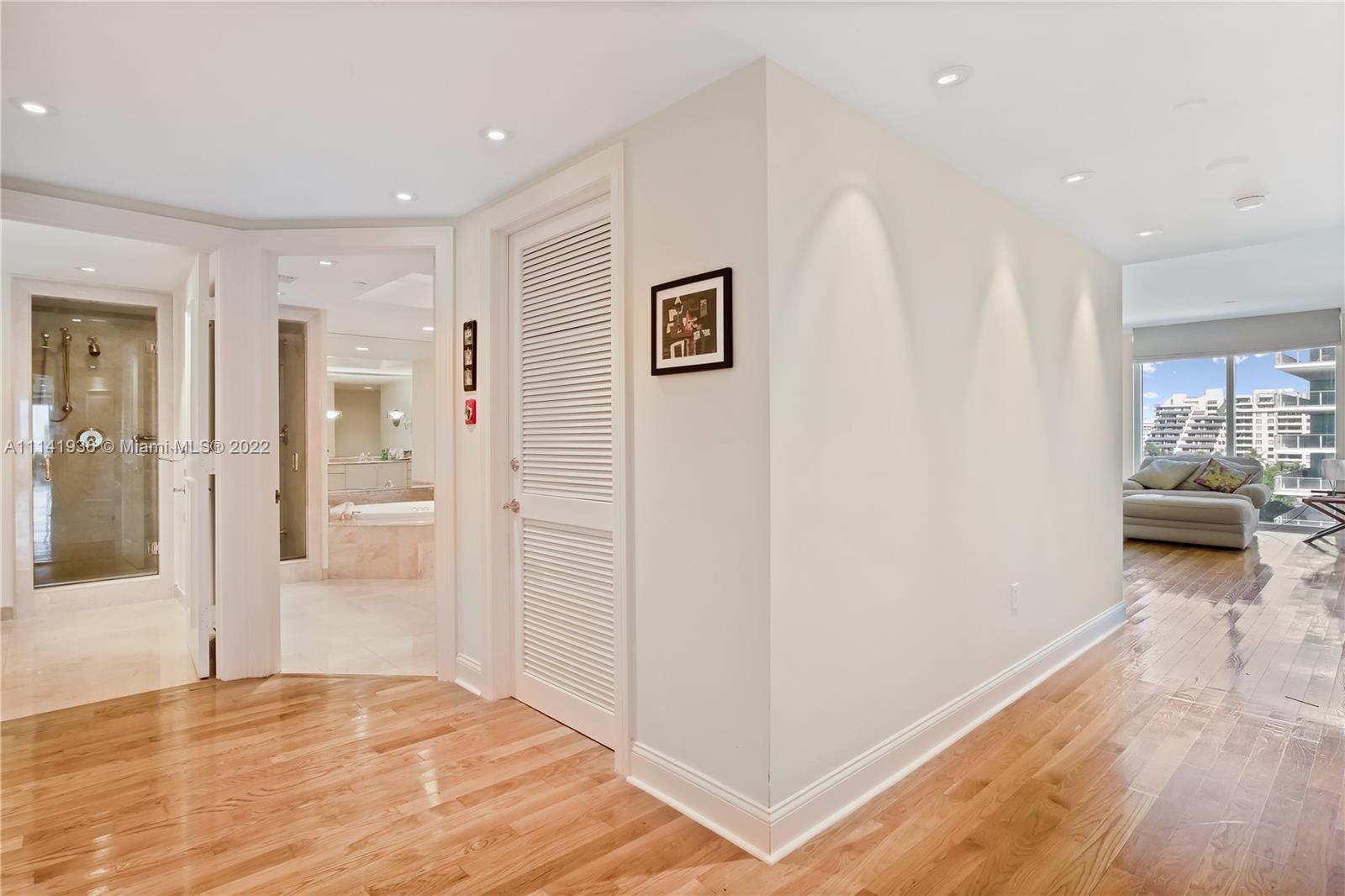 GRAND BAY TOWER CONDO - Residential