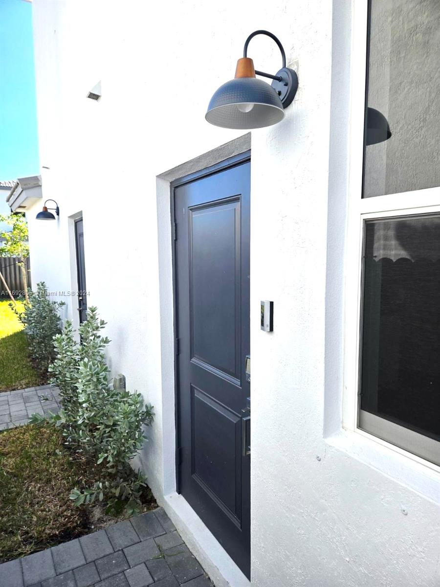 KINGS GROVE - Residential Lease