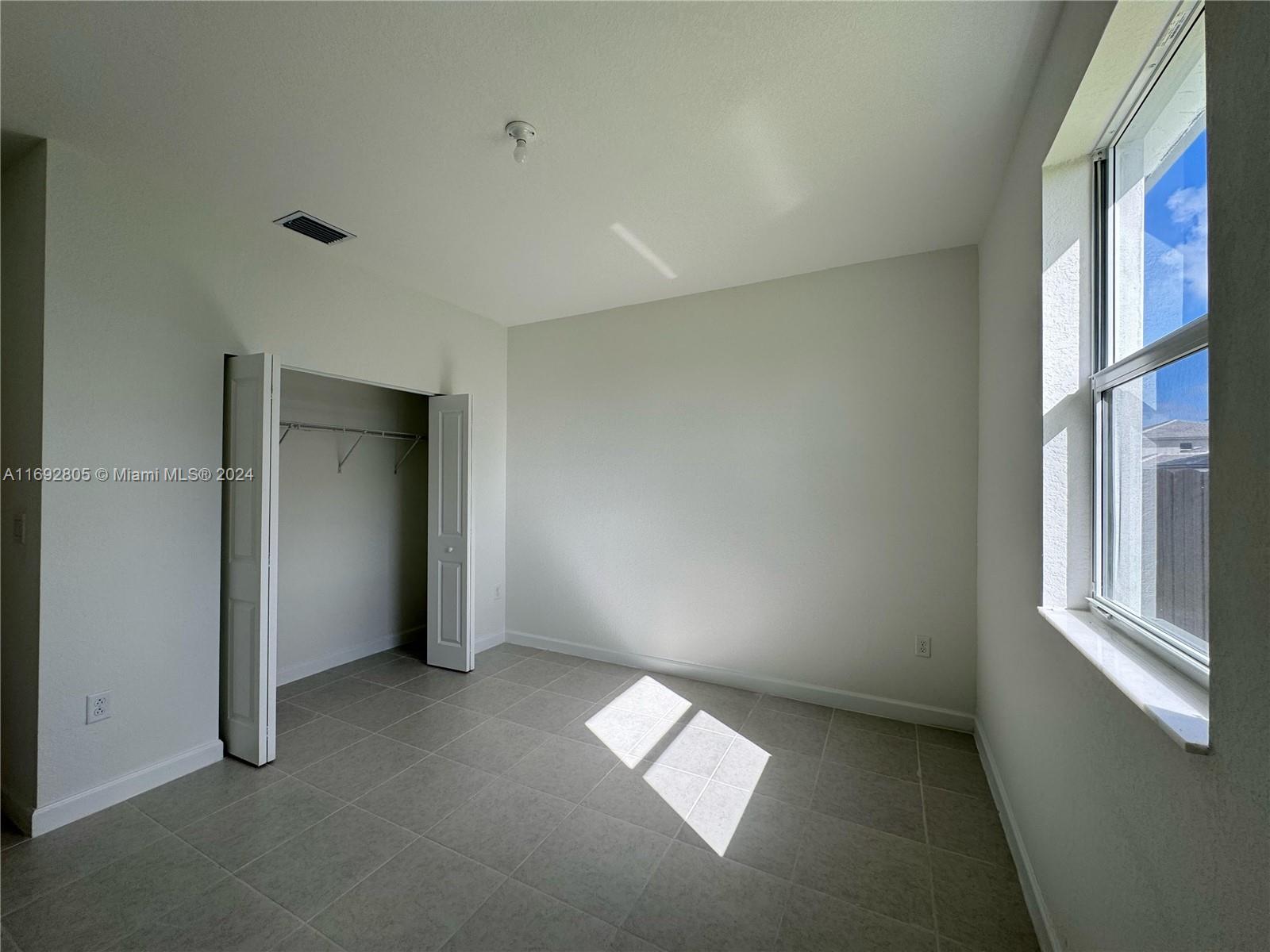 KINGS GROVE - Residential Lease