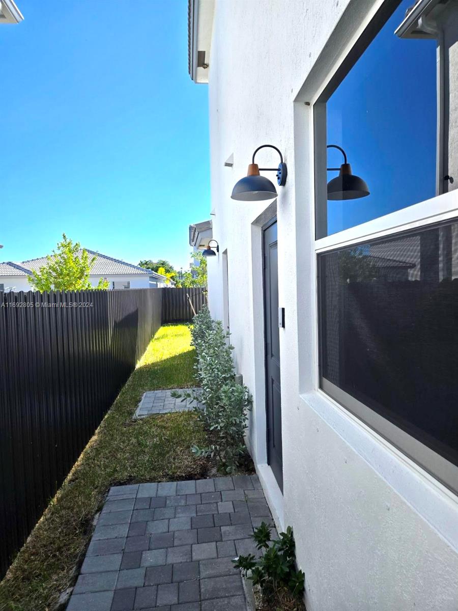 KINGS GROVE - Residential Lease