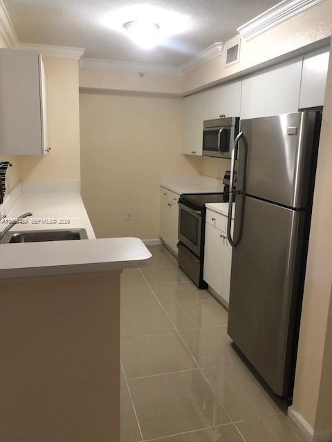 VISTA TRACE CONDO - Residential