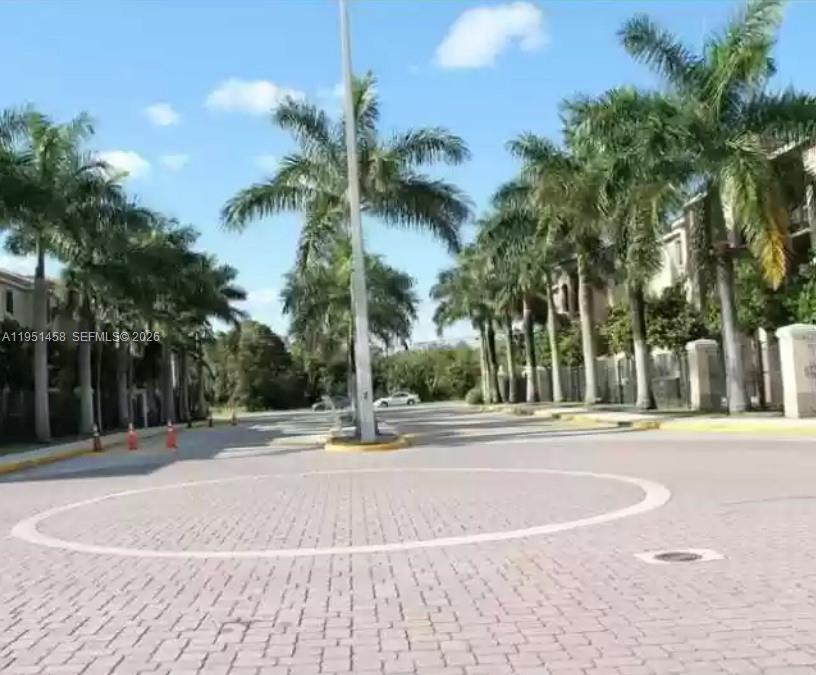 VISTA TRACE CONDO - Residential