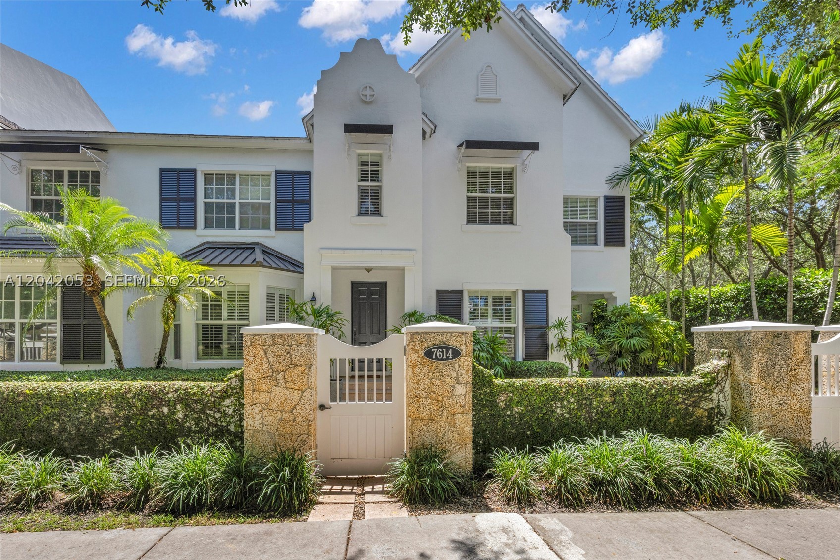 PINES MANOR - Residential