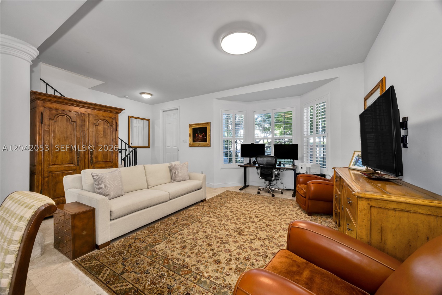 PINES MANOR - Residential
