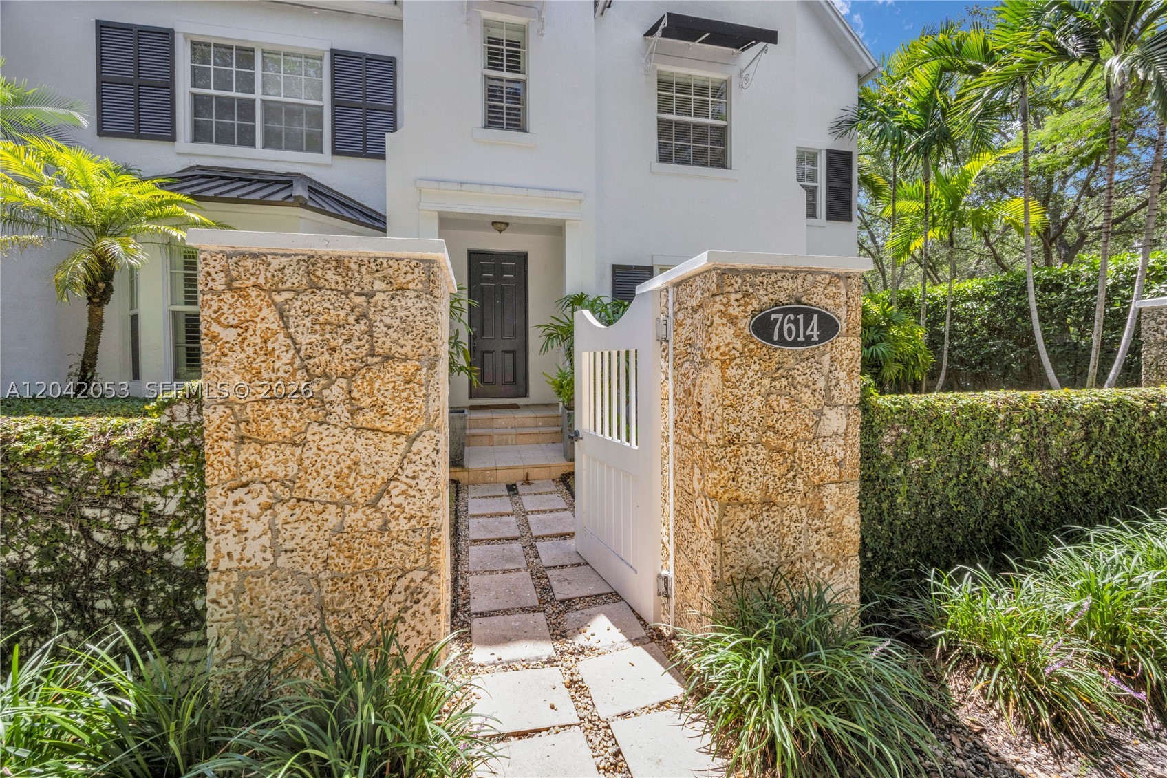 PINES MANOR - Residential