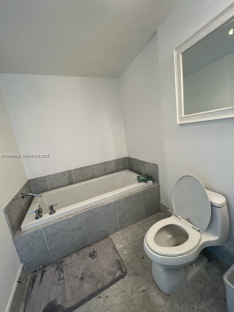 VIZCAYNE SOUTH CONDO - Residential