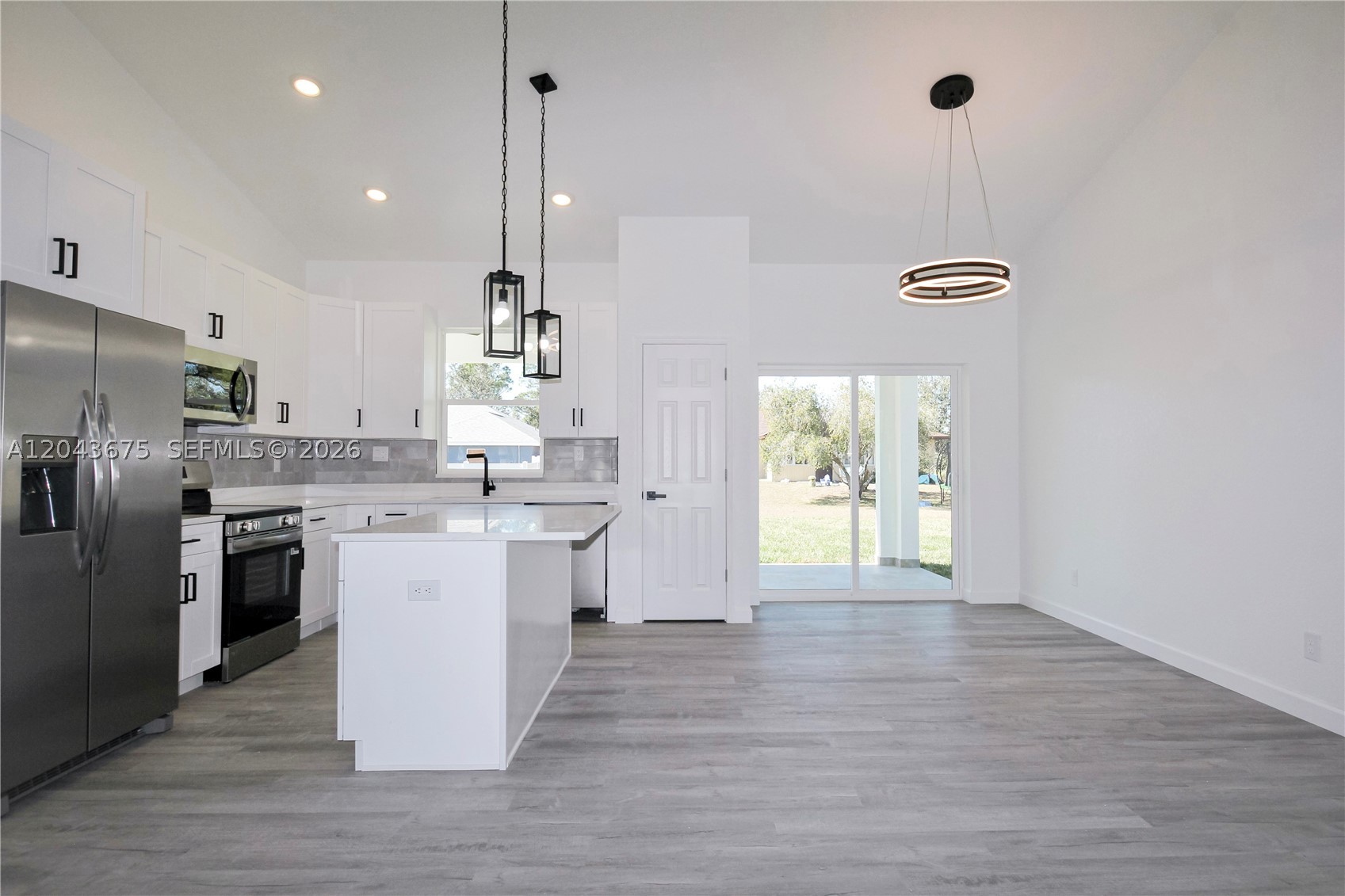 SUN N LAKE EST OF SEBRING - Residential