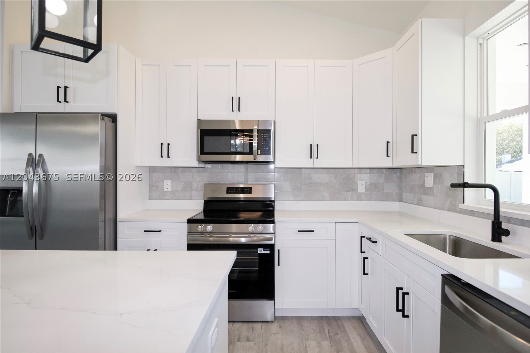 SUN N LAKE EST OF SEBRING - Residential