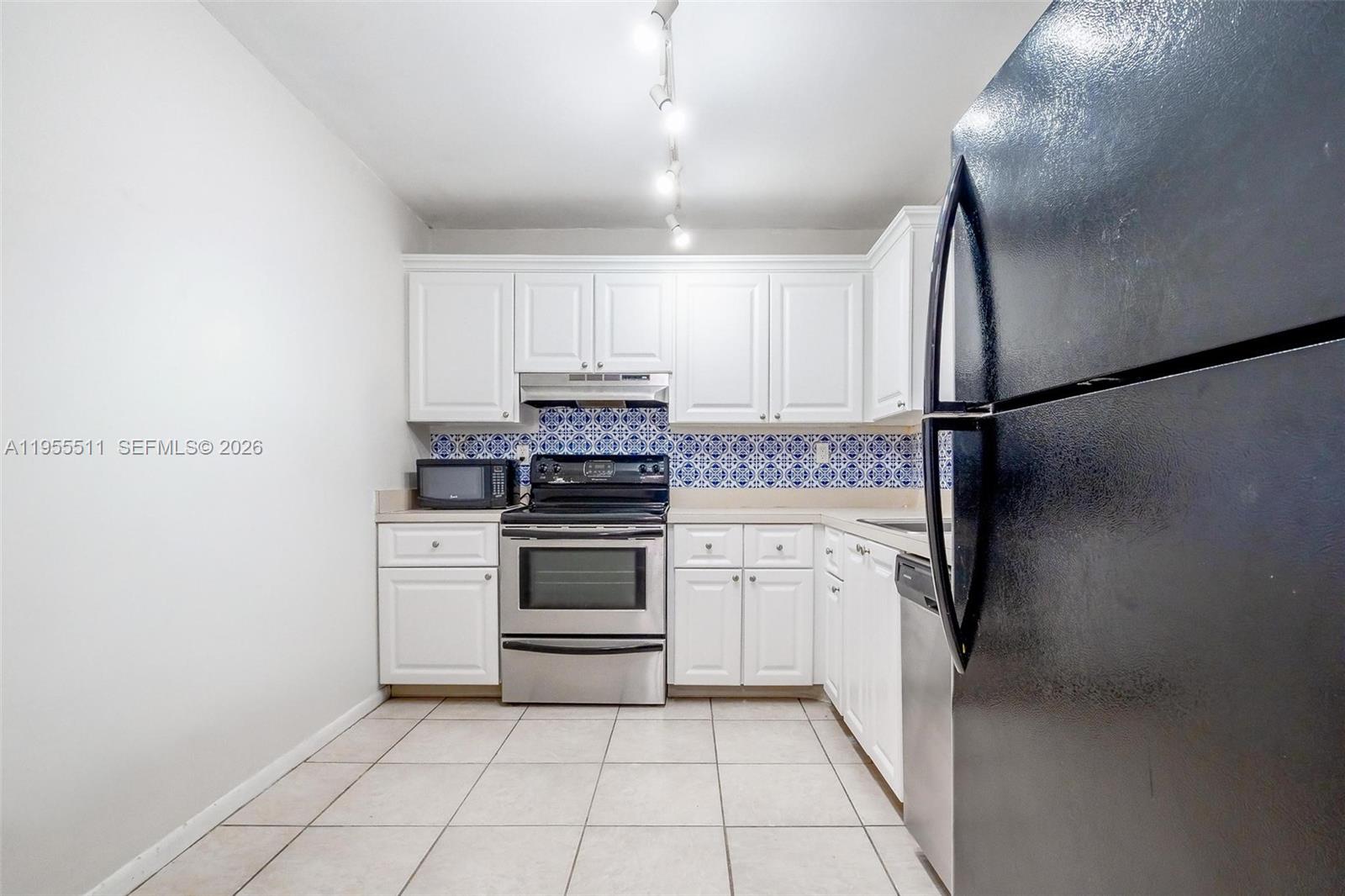 BELASERA AT PINE ISLAND C - Residential Lease