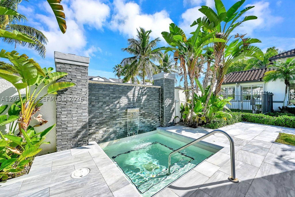 ENCLAVE AT DORAL CONDO NO - Residential
