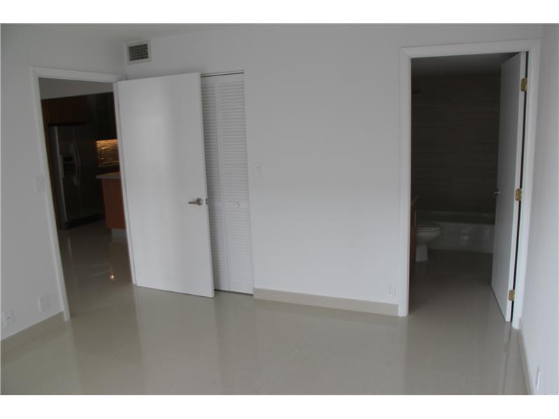 BRICKELL PLACE CONDO - Residential Lease
